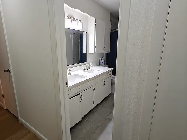 1037 Woods Ave — Photo 5