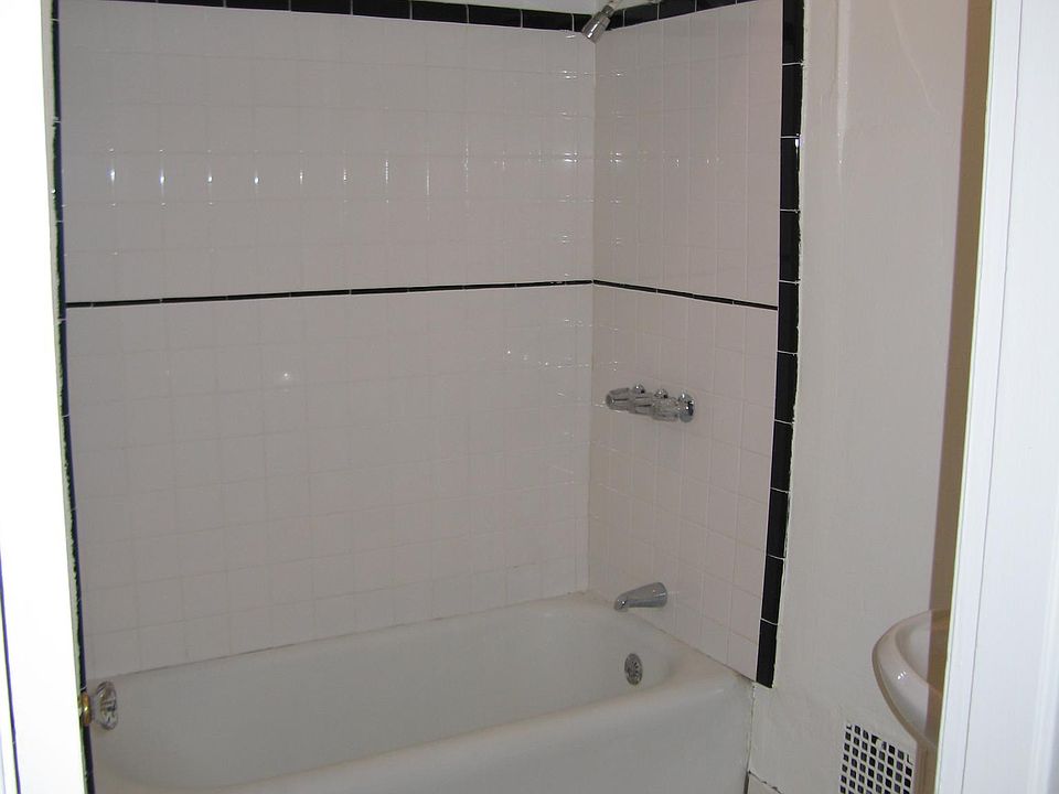 2nd image of 4457 W 2nd St #11