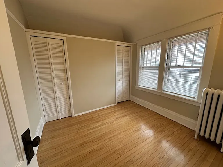 Freshly Renovated 2BR Apartments Near UWM Heat Included — Photo 13