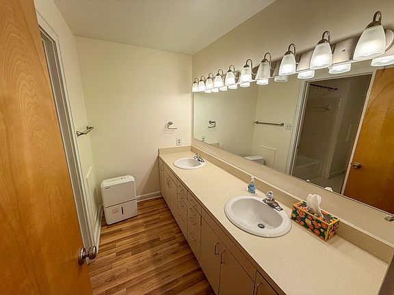 2nd image of 407 McCauley St APT A