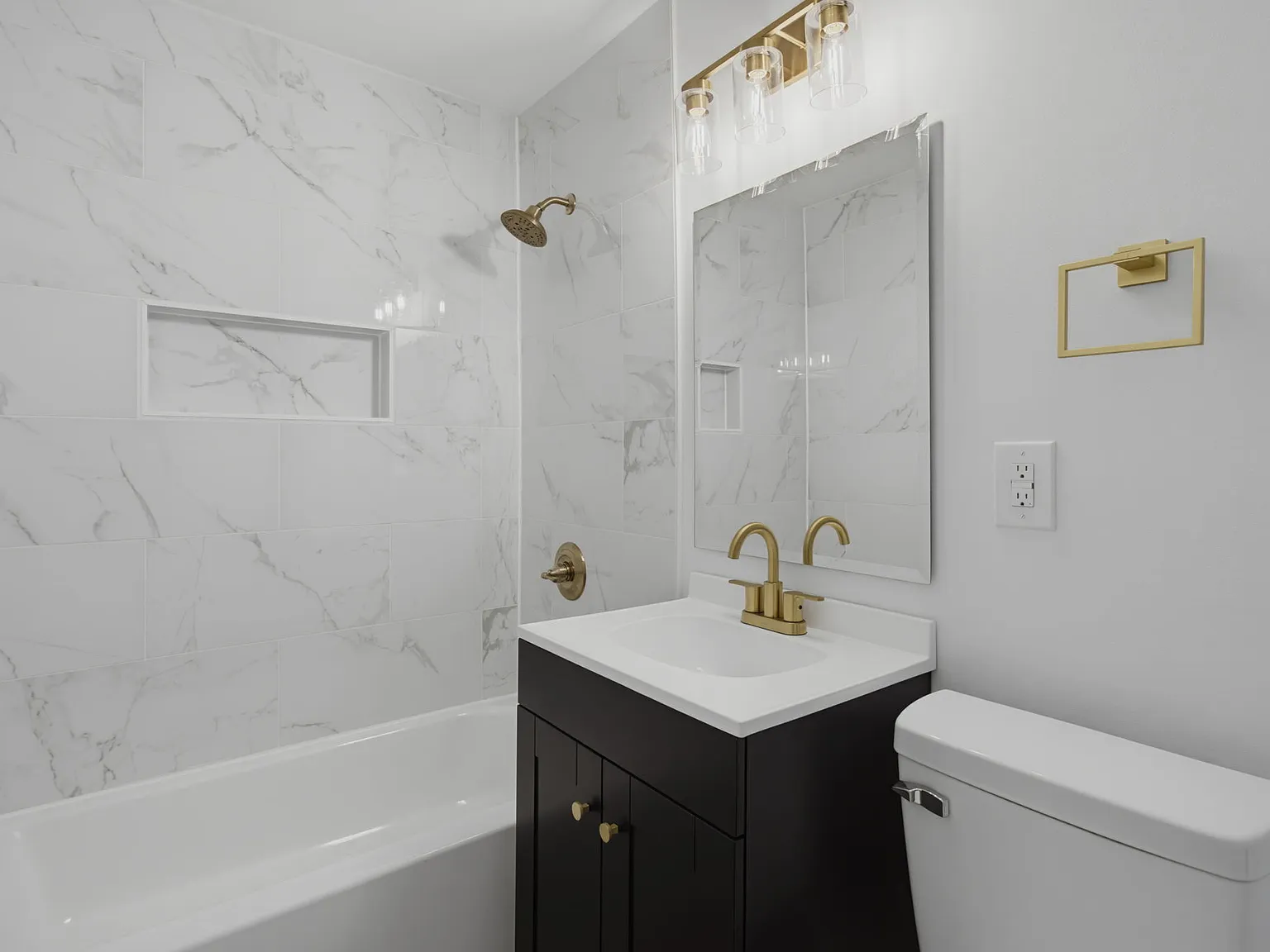 2 bed, 758 sqft, $1,300 — Photo 3