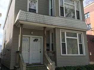 2745 W Nelson St #1, Chicago, IL 60618