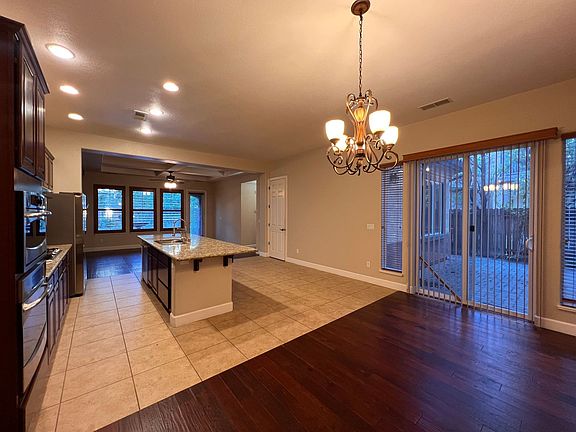 3rd image of 10880 Pentwater Dr