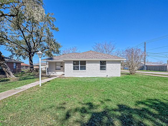 2nd image of 2433 Estate Dr