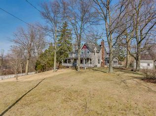 1304 S Ironwood Dr, Mishawaka, IN