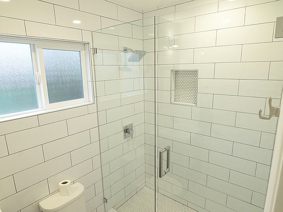 5th image of 5400 Crebs Ave