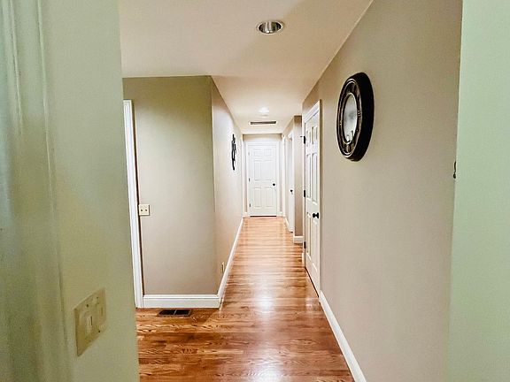 3rd image of 23207 SE 29th Ct