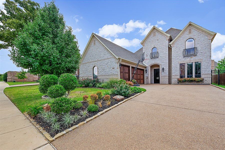1st image of 1104 Verona Way