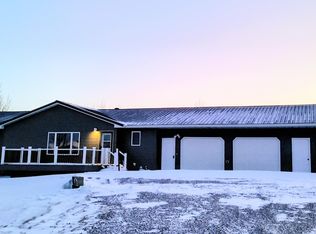 1114 N 3rd St, Waubay, SD 57273