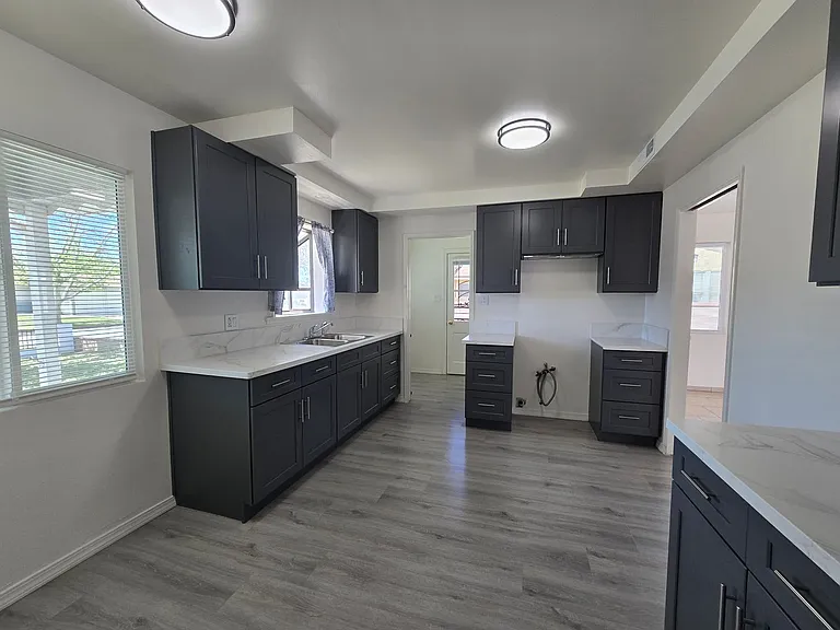 1415 Boyden Ave — Photo 6