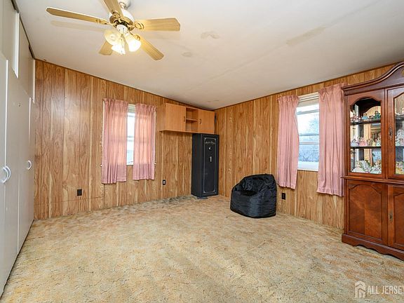 5th image of 35 Potts Rd