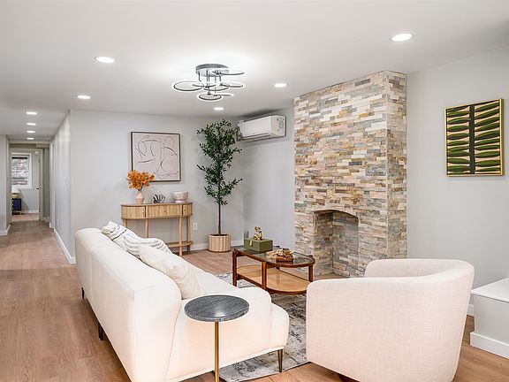 2nd image of 70 Bowers St #1