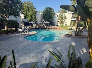 18645 Hatteras St, Tarzana, CA 91356