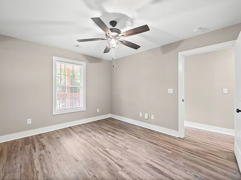 528 Poston St — Photo 19
