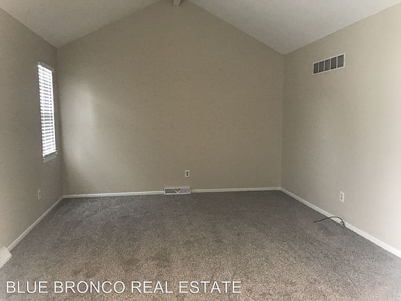 3rd image of 517 NE Fernwood Cir