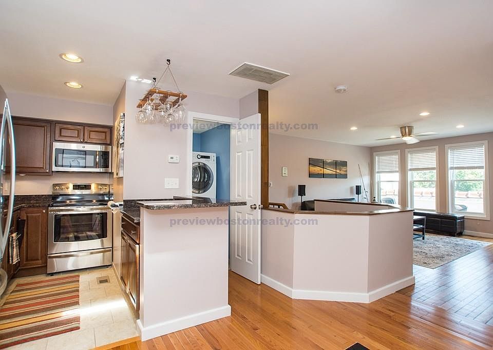 1st image of 29 Brainerd Rd APT 304