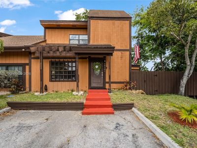 10101 Woodbury Ct, Pembroke Pines, FL, 33026