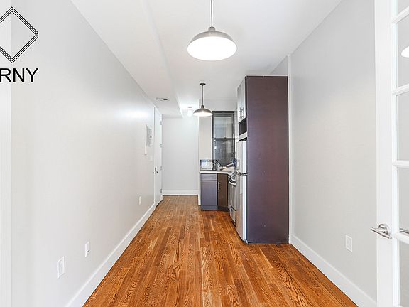 5th image of 1355 Putnam Ave APT 2R
