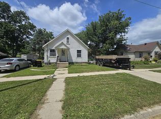 433 N 10th St, Adel, IA 50003