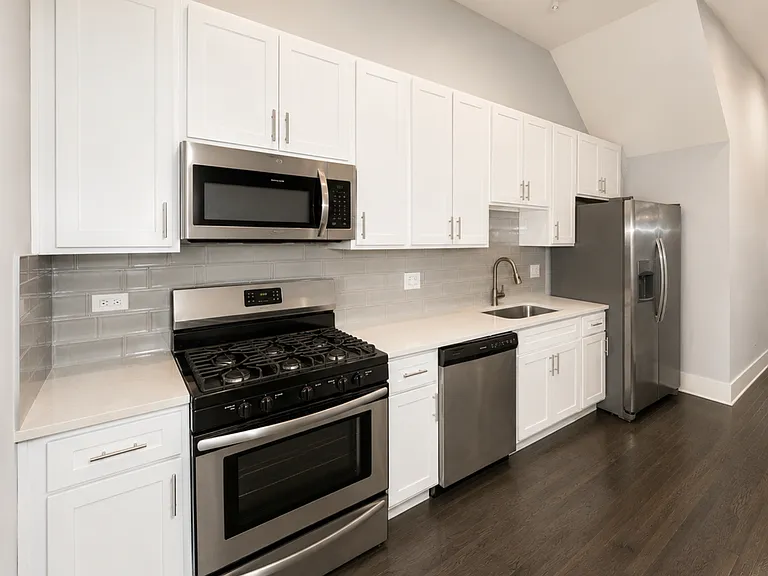 1722 West 21st Street — Photo 1