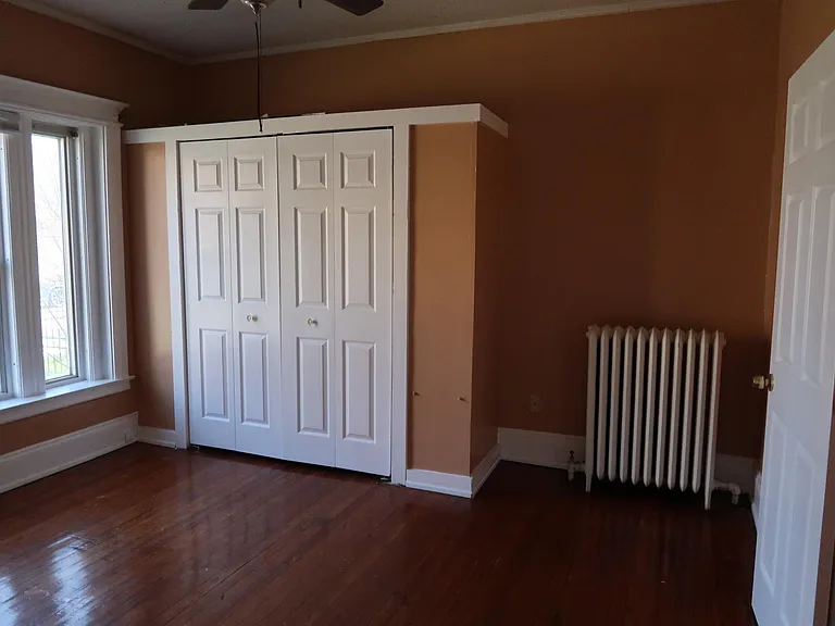 21 Edgewood St #1S — Photo 11