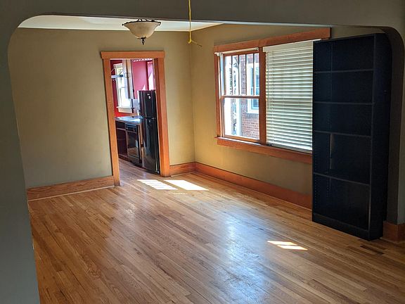 3rd image of 374 N Clarkson St