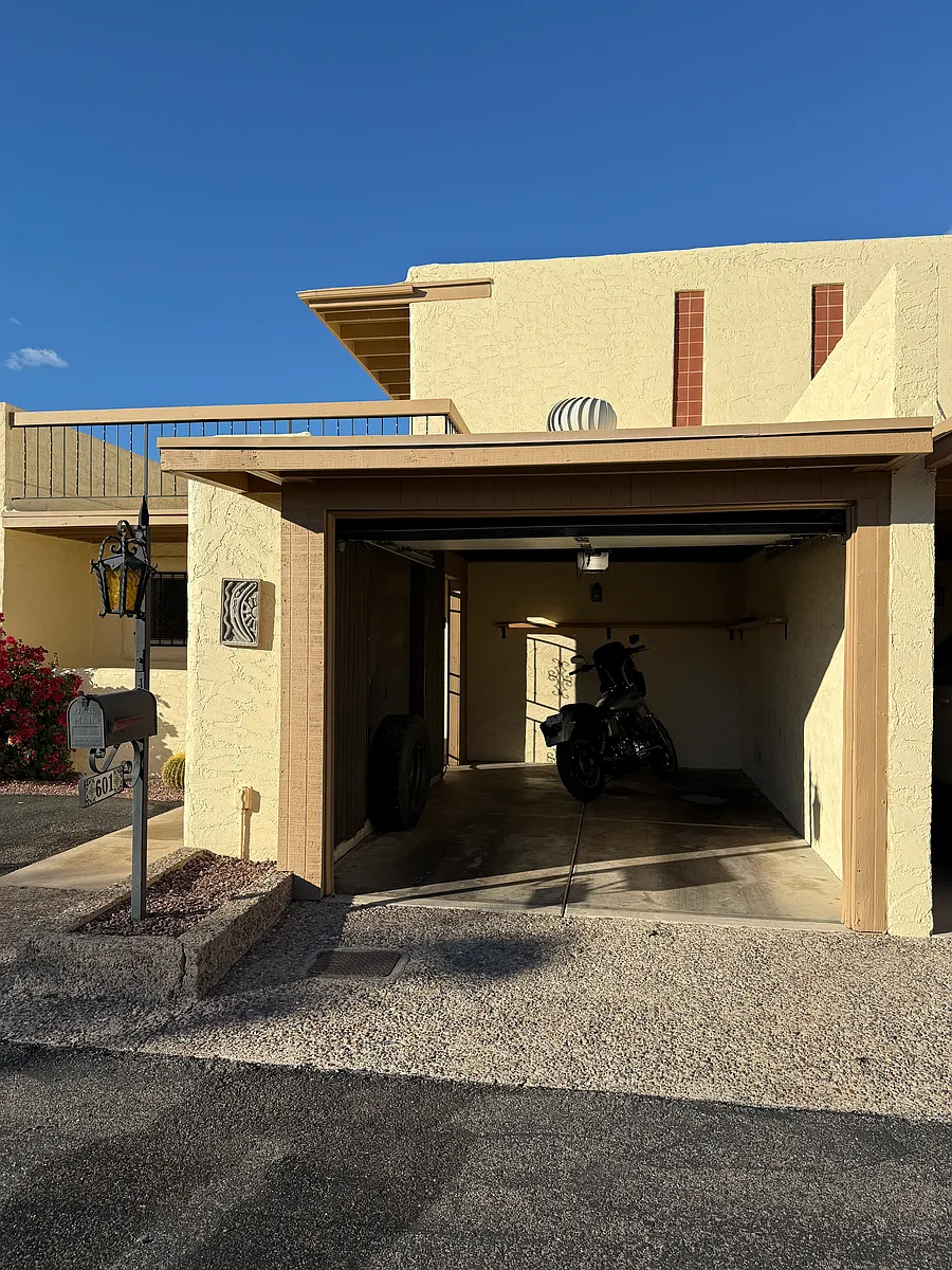 Building Photo - 601 E Camino Alteza