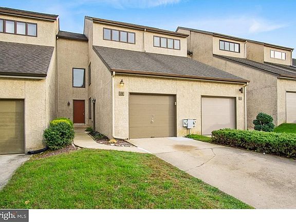 2nd image of 28 Falcon Ct