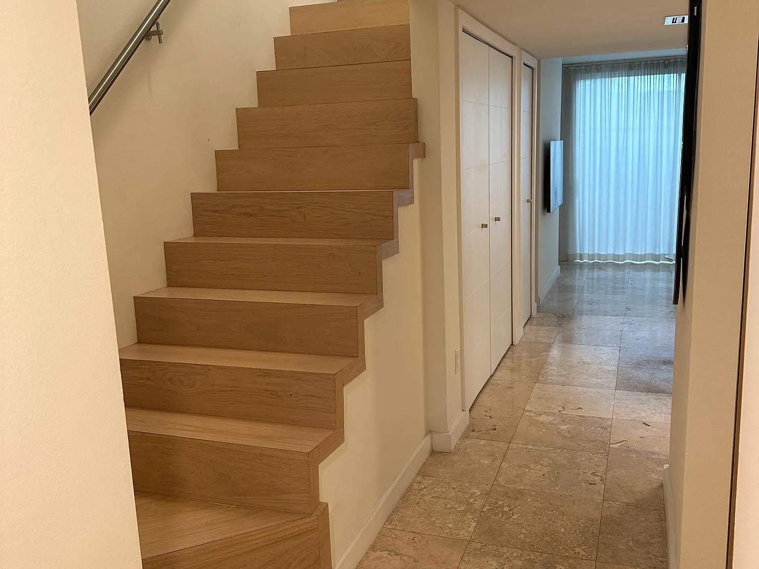 2 bed, 2.5 bath, 1047 sqft, $4,900 — Photo 3