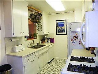 4th image of 6075 48th St