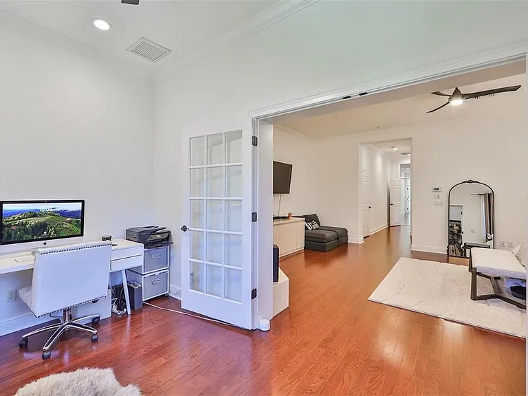 602 Saxony Blvd — Photo 26