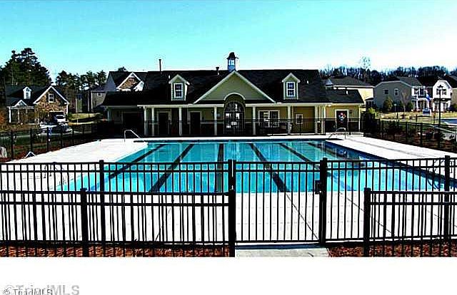 Incredible Pool & Clubhouse