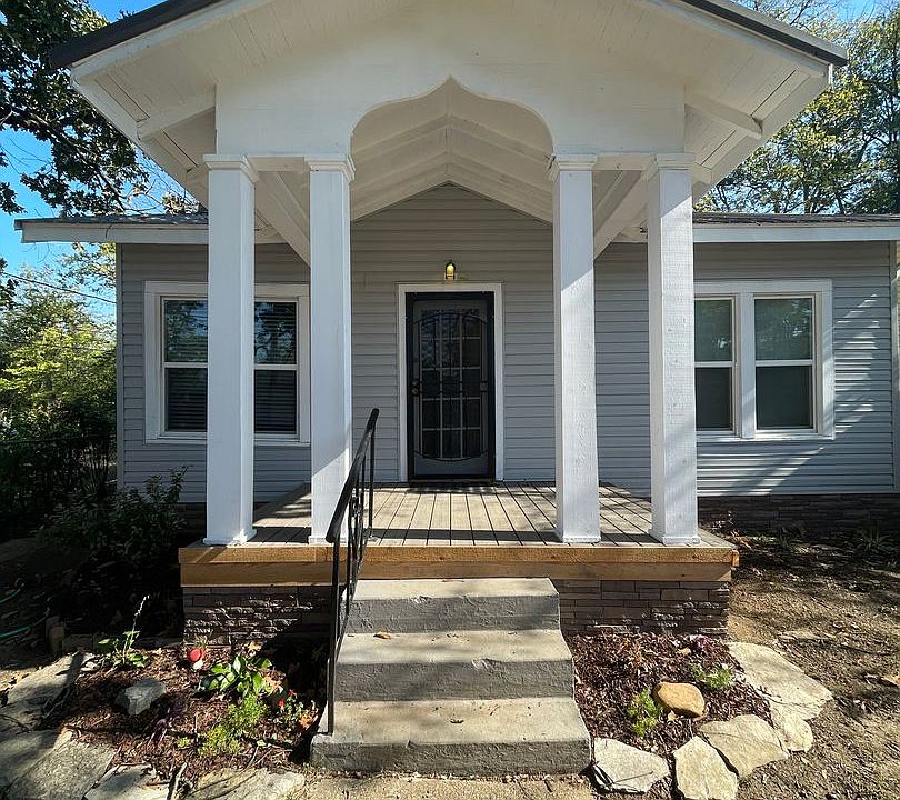 1st image of 2409 Kirby Ave