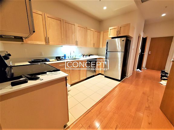 2nd image of 407 Washington St Unit 503