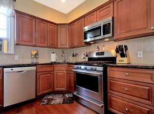 403 Adams St APT 4, Hoboken, NJ 07030