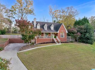 123 Black Walnut Ln, Trussville, AL 35173