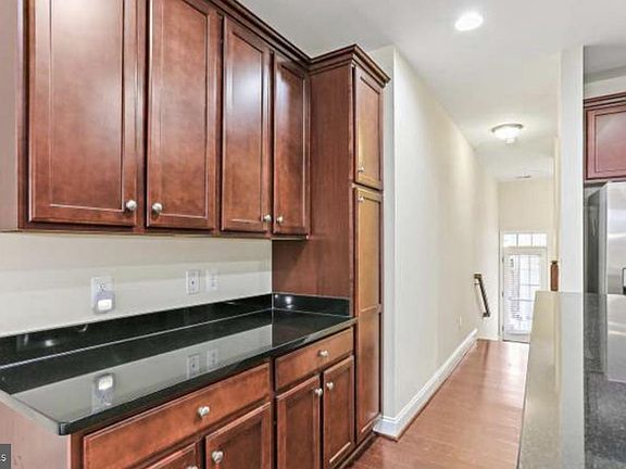 4th image of 5921 Logans Way #1-15
