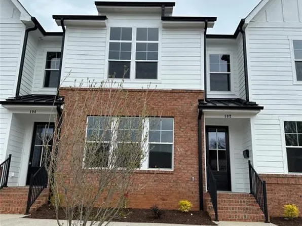 102 N Bridge St, Wilkesboro, NC 28697