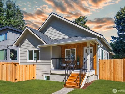 8226 Meridian Avenue N, Seattle, WA, 98103