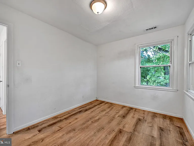 811 Seagrove Rd E #811 — Photo 15
