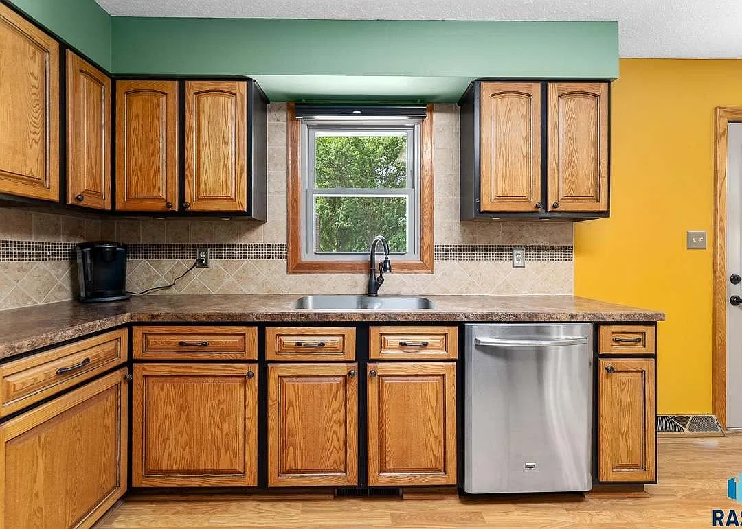 3 bed, 1727 sqft, $1,750 — Photo 2