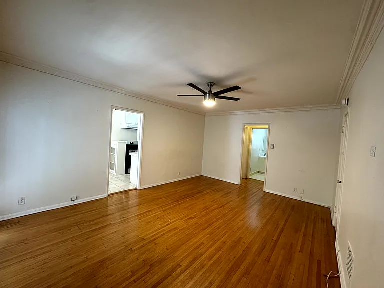 1271 N. Crescent Heights Blvd — Photo 8