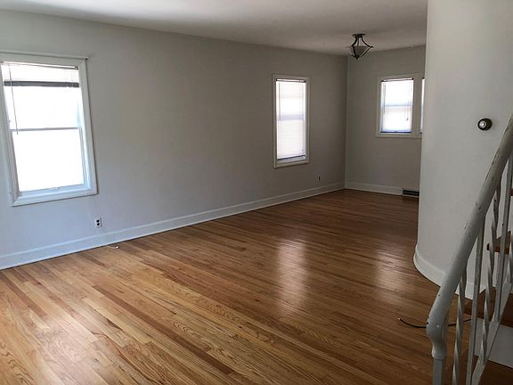 3rd image of 5028 Cass St