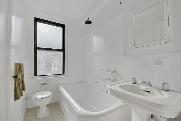 Sold by Compass | media 10
