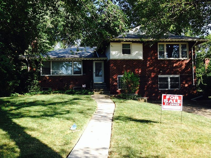 Front of House & Driveway