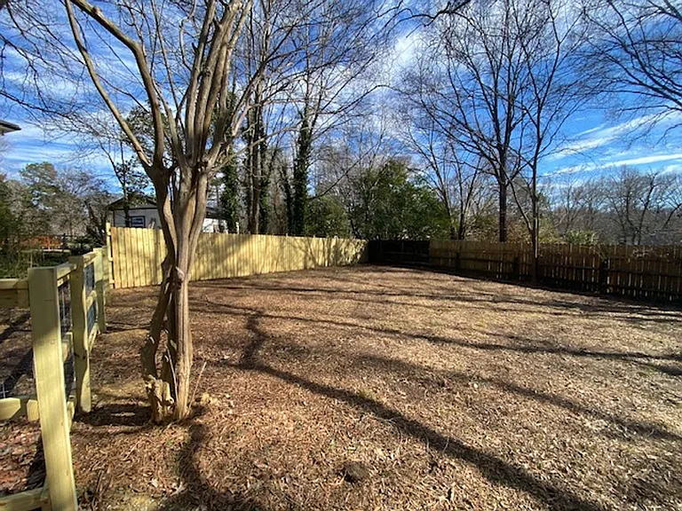2106 Wellwood Cir — Photo 3