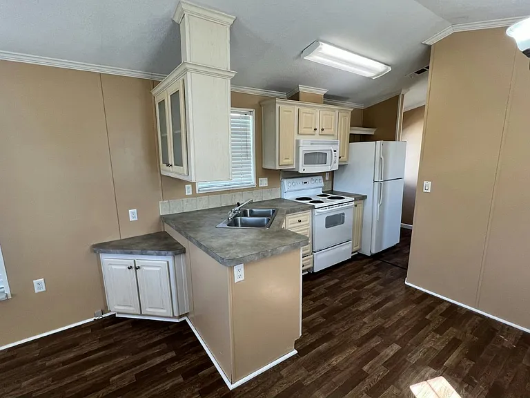 Avon Park Village II — Photo 107