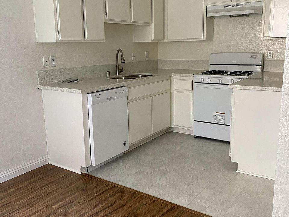 1st image of 1326 W Carson St #109