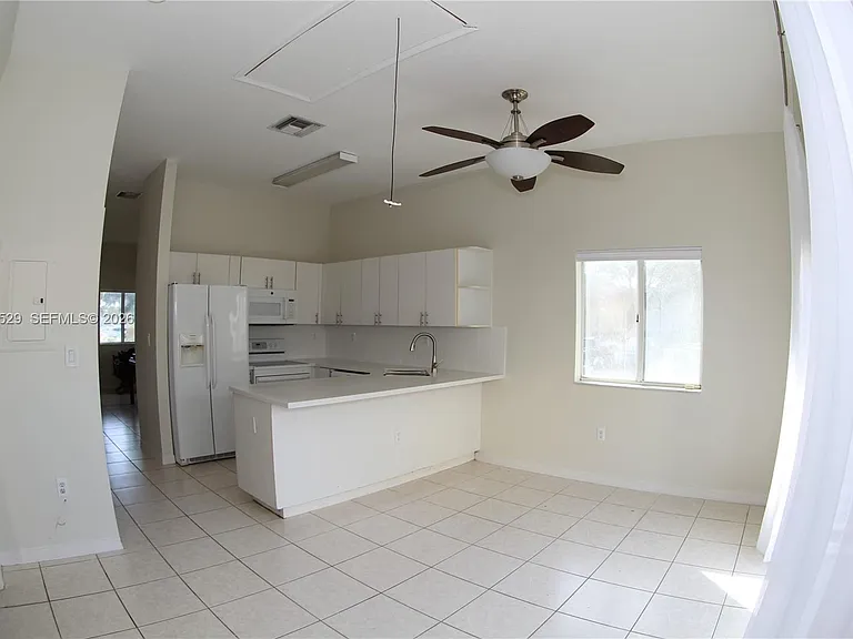 21511 SW 87th Ct #21511 — Photo 12