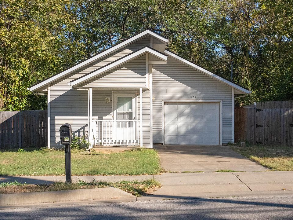 1st image of 1321 W Talmage Street